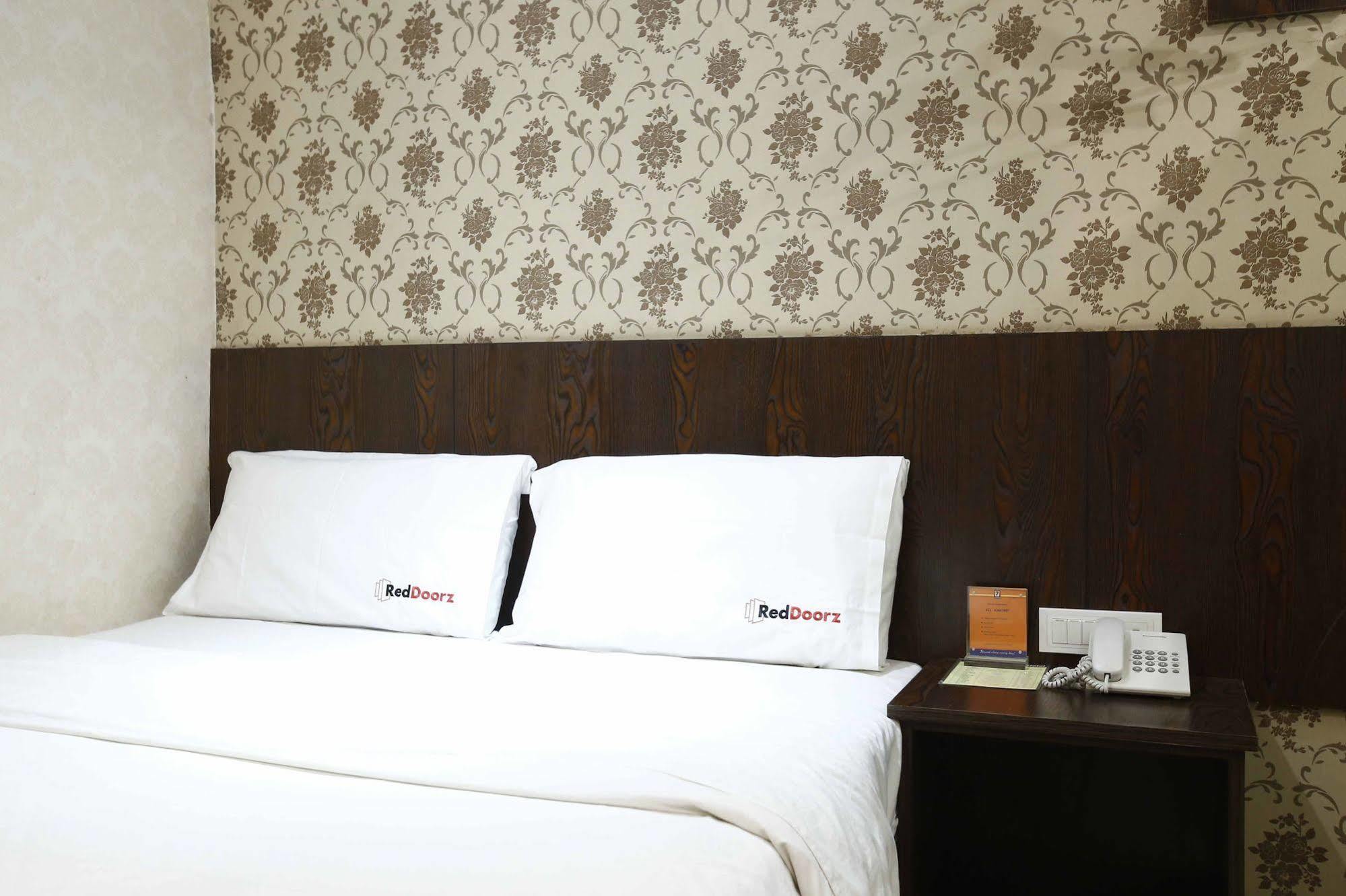 Reddoorz @ Gajah Mada Hotel Jacarta Exterior foto