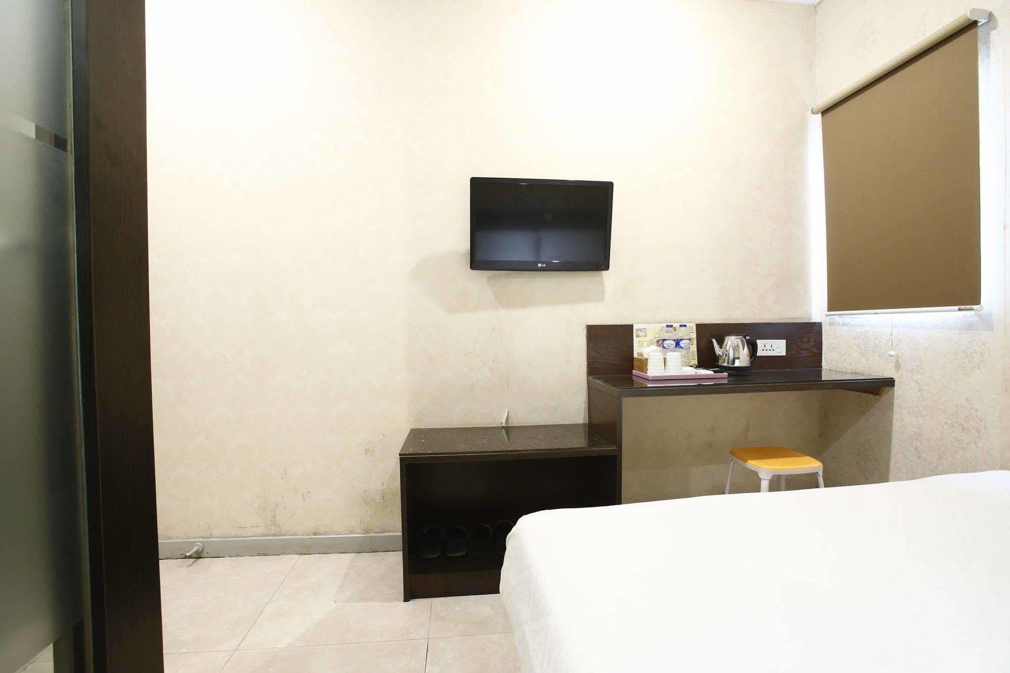 Reddoorz @ Gajah Mada Hotel Jacarta Exterior foto